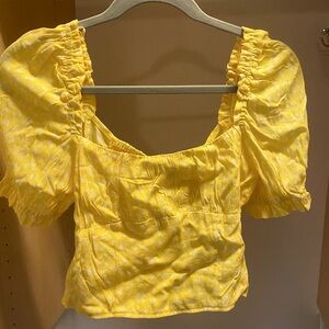 NWT yellow floral summery blouse top
